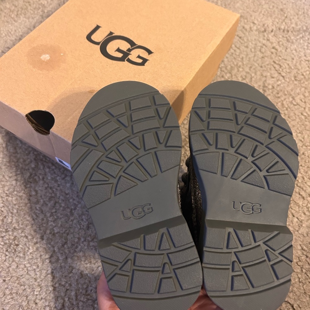 🤍🖤🩶Glitter UGG Combat Boot🩶🖤🤍 - Picture 7 of 12